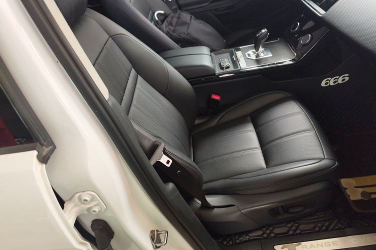Used Land Rover Range Evoque 2021 Range Rover Evoque 200 PS R-Dynamic Standard Elite Edition Right Front Seat