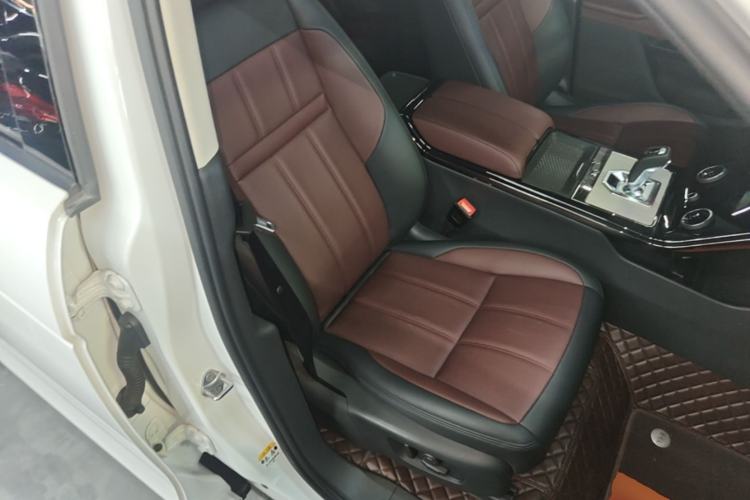 Used Land Rover Range Evoque 2021 Range Rover L 249 PS R-Dynamic SE Luxury Edition Right Front Seat