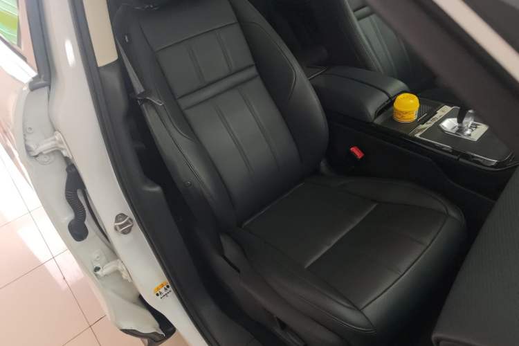 Used Land Rover Range Evoque 2021 Range Rover Evoque 200 PS R-Dynamic Standard Elite Edition Right Front Seat