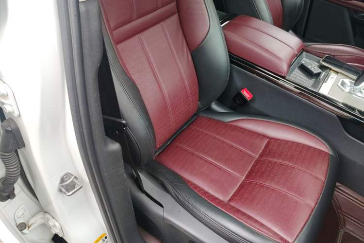 Used Land Rover Range Evoque 2021 Range Rover L 249 PS R-Dynamic SE Luxury Edition Right Front Seat