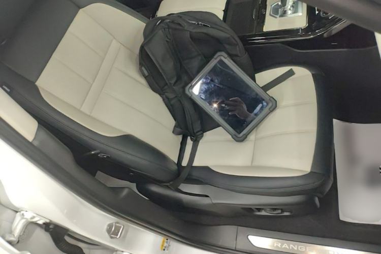Used Land Rover Range Evoque 2021 Range Rover L 249 PS R-Dynamic SE Luxury Edition Right Front Seat
