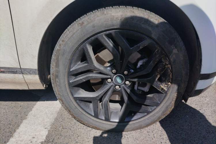 Used Land Rover Range Evoque 2021 Range Rover Evoque 200 PS R-Dynamic Standard Elite Edition Right Front Wheel Hub