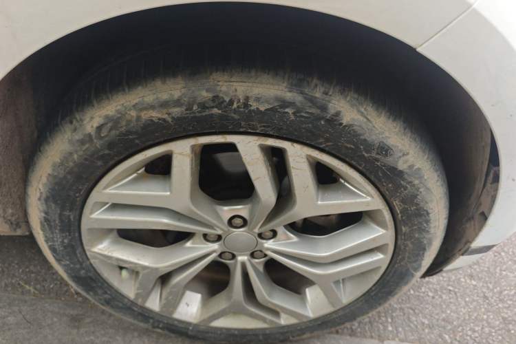 Used Land Rover Range Evoque 2021 Range Rover Evoque 200 PS R-Dynamic Standard Elite Edition Right Front Wheel Hub