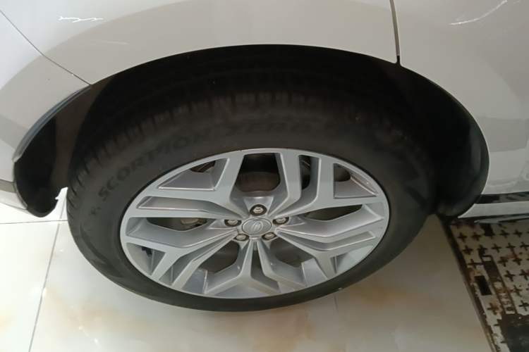 Used Land Rover Range Evoque 2021 Range Rover Evoque 200 PS R-Dynamic Standard Elite Edition Right Rear Wheel Hub