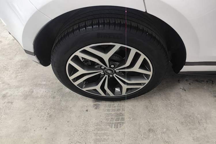 Used Land Rover Range Evoque 2021 Range Rover Velar L 249PS R-Dynamic First Edition Right Rear Wheel Hub