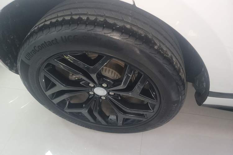 Used Land Rover Range Evoque 2021 Range Rover Evoque 200 PS R-Dynamic Standard Elite Edition Right Rear Wheel Hub