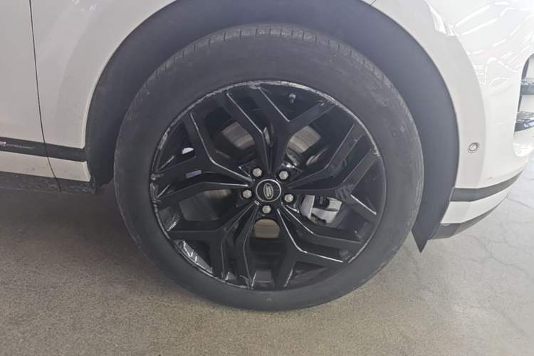Used Land Rover Range Evoque 2021 Range Rover Velar 249 PS R-Dynamic S Performance Edition Right Rear Wheel Hub