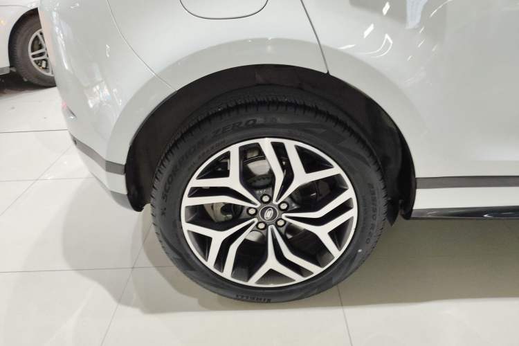 Used Land Rover Range Evoque 2021 Range Rover Velar L 249PS R-Dynamic First Edition Right Rear Wheel Hub