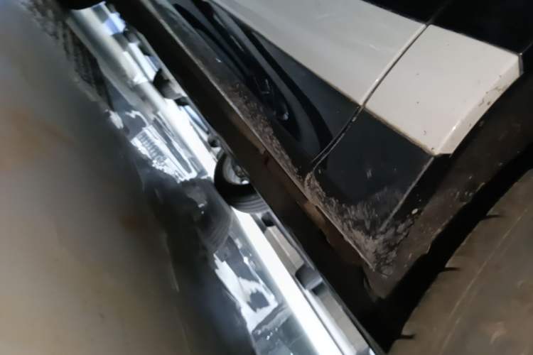 Used Land Rover Range Evoque 2021 Range Rover Evoque 200 PS R-Dynamic Standard Elite Edition Right Side Sill