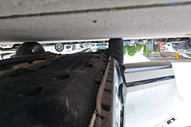 Used Land Rover Range Evoque 2021 Range Rover Velar 249 PS R-Dynamic S Performance Edition Right Side Sill