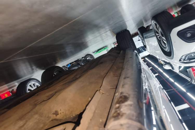 Used Land Rover Range Evoque 2021 Range Rover L 249 PS R-Dynamic SE Luxury Edition Right Side Sill