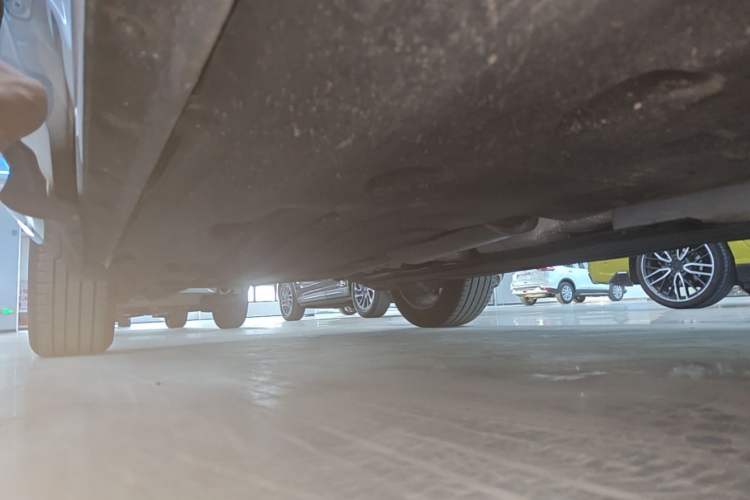 Used Land Rover Range Evoque 2021 Range Rover L 249 PS R-Dynamic SE Luxury Edition Right Side Sill