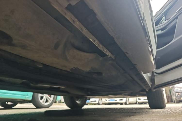 Used Land Rover Range Evoque 2021 Range Rover Velar 249 PS R-Dynamic HSE Luxury Edition Right Side Sill
