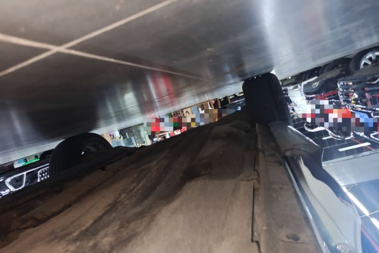 Used Land Rover Range Evoque 2021 Range Rover L 249 PS R-Dynamic SE Luxury Edition Right Side Sill