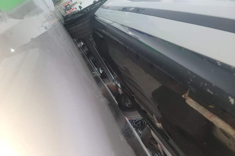 Used Land Rover Range Evoque 2021 Range Rover Evoque 200 PS R-Dynamic Standard Elite Edition Right Side Sill