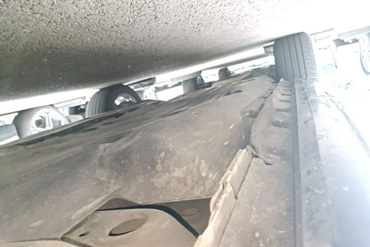 Used Land Rover Range Evoque 2021 Range Rover Velar 249 PS R-Dynamic S Performance Edition Right Side Sill