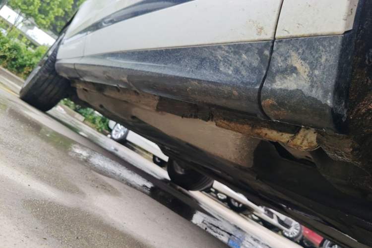 Used Land Rover Range Evoque 2021 Range Rover L 249 PS R-Dynamic SE Luxury Edition Right Side Sill