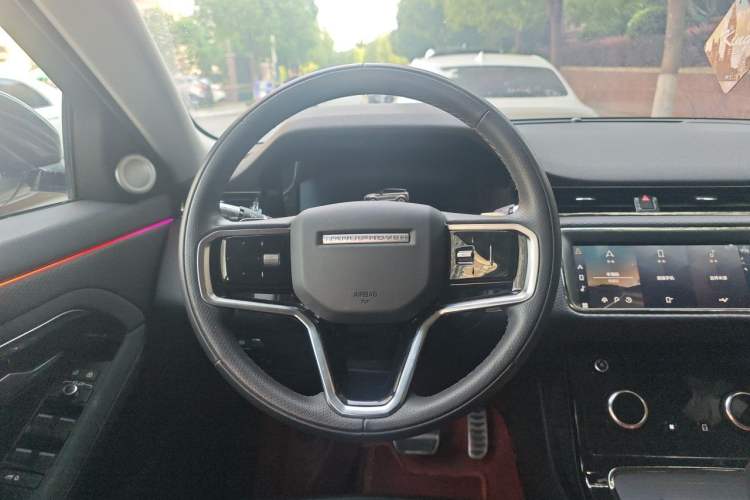 Used Land Rover Range Evoque 2021 Range Rover Evoque 200 PS R-Dynamic Standard Elite Edition Steering Wheel