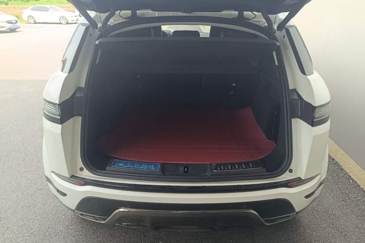 Used Land Rover Range Evoque 2021 Range Rover Velar 249 PS R-Dynamic HSE Luxury Edition Trunk