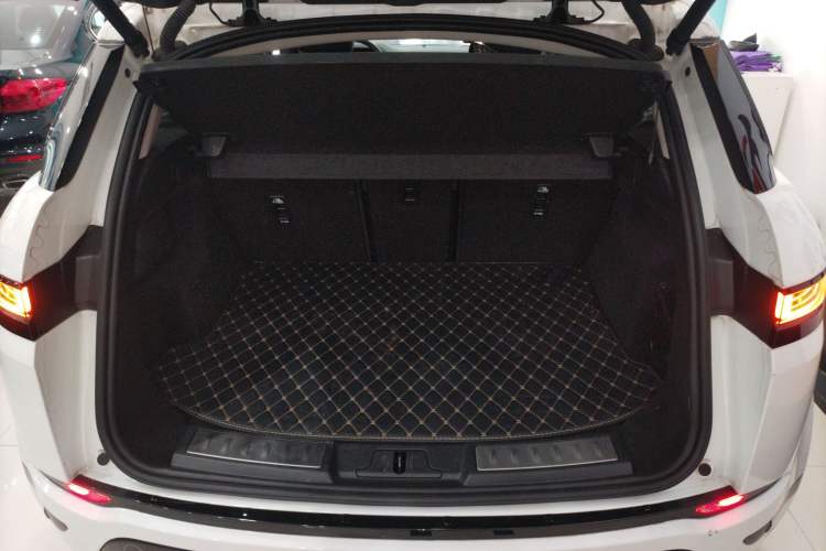 Used Land Rover Range Evoque 2021 Range Rover Velar 249 PS R-Dynamic S Performance Edition Trunk