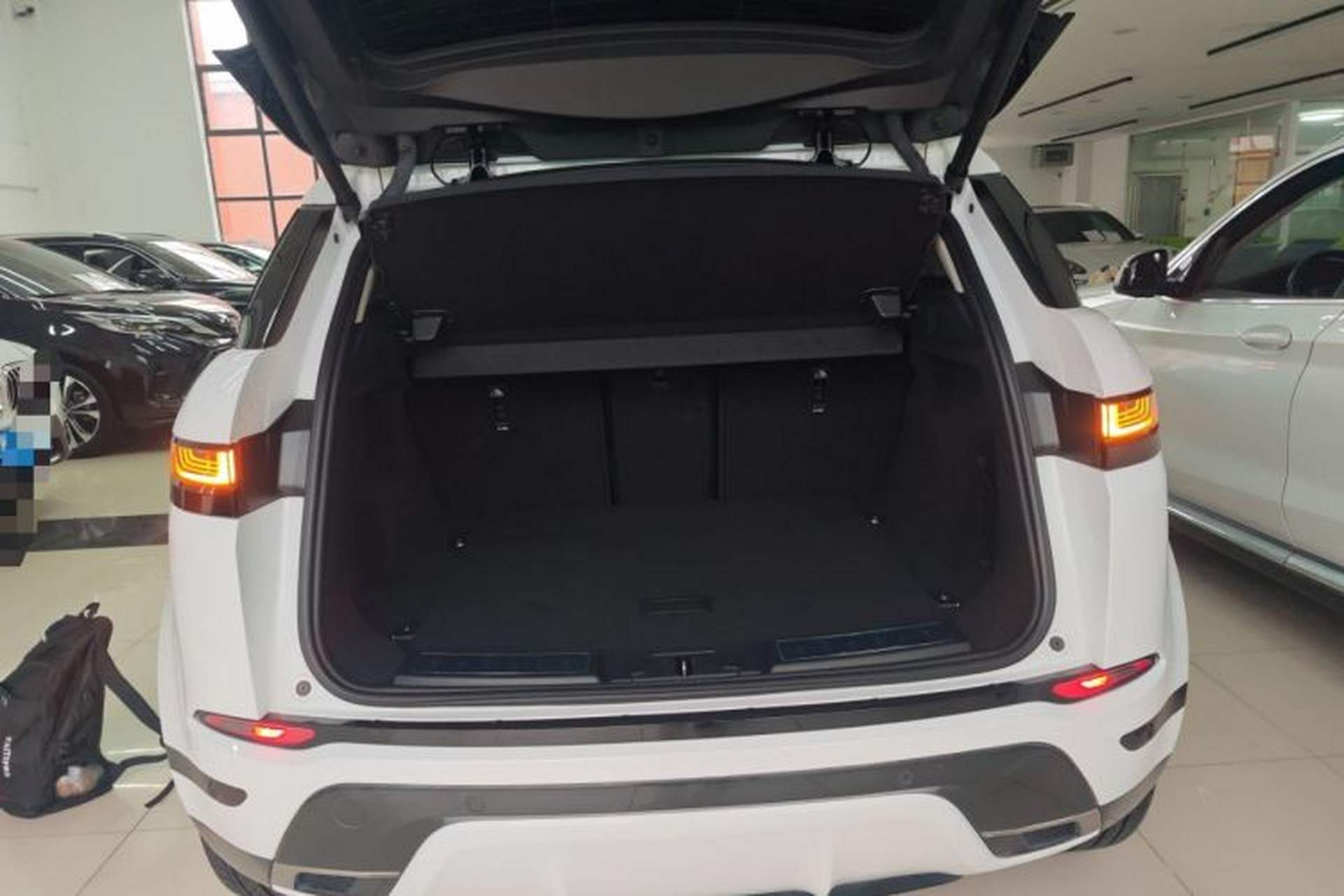 Used Land Rover Range Evoque 2021 Range Rover Evoque 200 PS R-Dynamic Standard Elite Edition Trunk