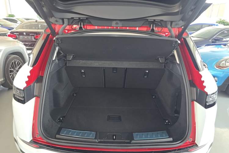 Used Land Rover Range Evoque 2021 Range Rover Velar 249 PS R-Dynamic S Performance Edition Trunk