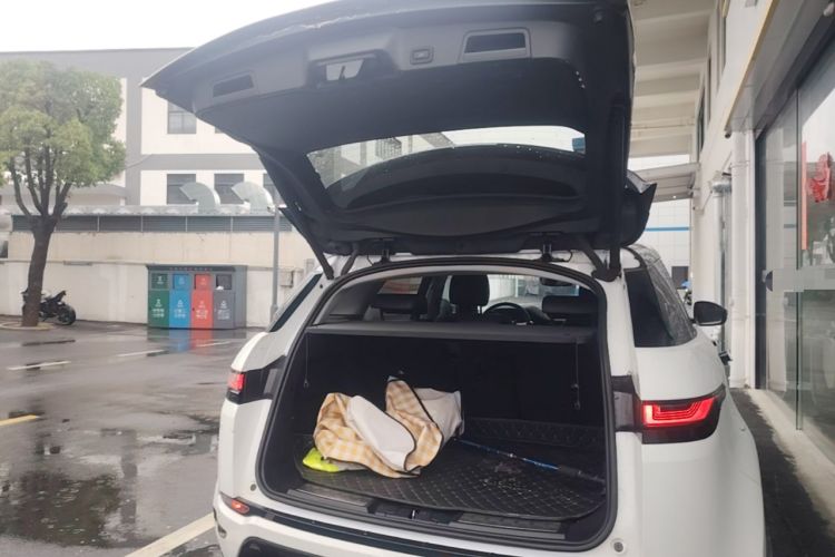 Used Land Rover Range Evoque 2021 Range Rover Velar L 249PS R-Dynamic First Edition Trunk