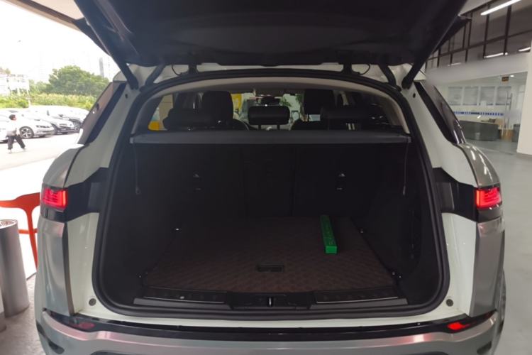 Used Land Rover Range Evoque 2021 Range Rover Velar 249 PS R-Dynamic HSE Luxury Edition Trunk