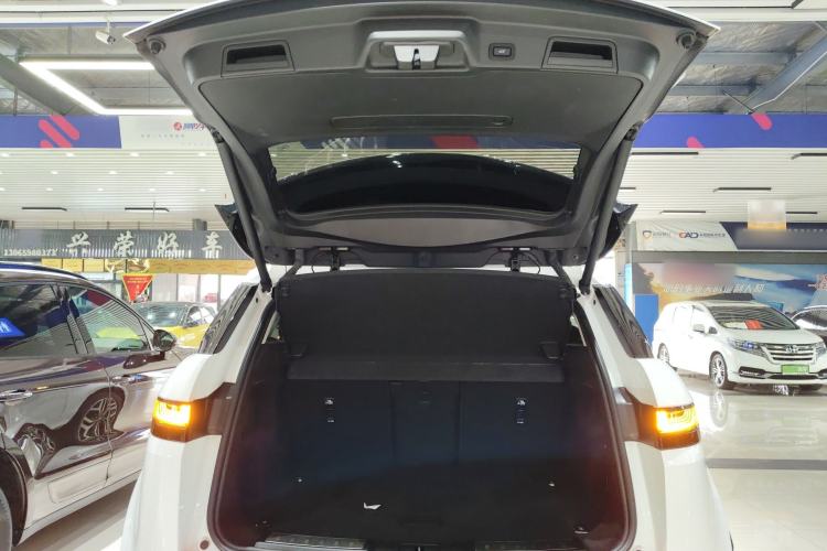 Used Land Rover Range Evoque 2021 Range Rover Velar L 249PS R-Dynamic First Edition Trunk
