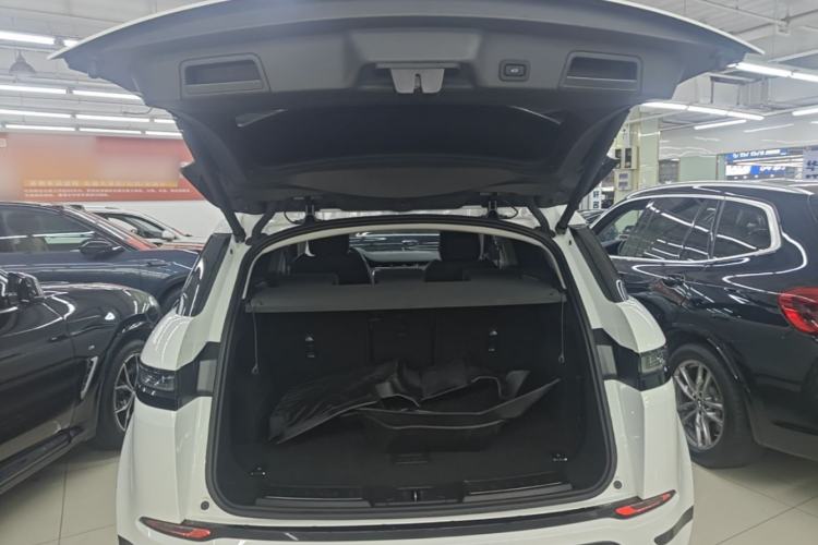 Used Land Rover Range Evoque 2021 Range Rover Velar 249 PS R-Dynamic S Performance Edition Trunk