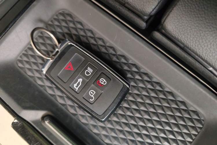 Used Land Rover Range Evoque 2021 Range Rover Evoque 200 PS R-Dynamic Standard Elite Edition Vehicle Key