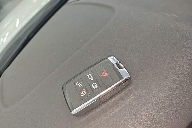 Used Land Rover Range Evoque 2021 Range Rover Velar 249 PS R-Dynamic S Performance Edition Vehicle Key