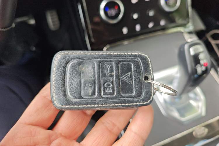 Used Land Rover Range Evoque 2021 Range Rover Evoque 200 PS R-Dynamic Standard Elite Edition Vehicle Key