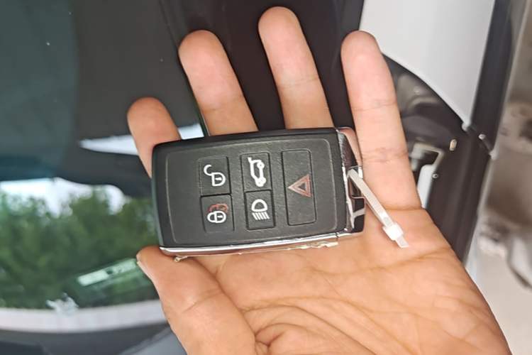 Used Land Rover Range Evoque 2021 Range Rover Velar 249 PS R-Dynamic HSE Luxury Edition Vehicle Key