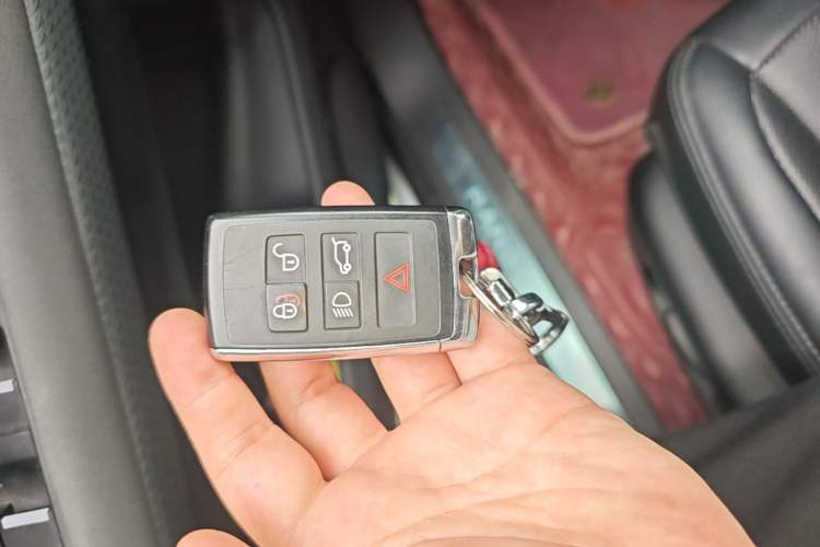 Used Land Rover Range Evoque 2021 Range Rover Velar 249 PS R-Dynamic HSE Luxury Edition Vehicle Key