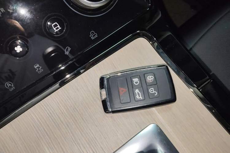 Used Land Rover Range Evoque 2021 Range Rover Velar L 249PS R-Dynamic First Edition Vehicle Key