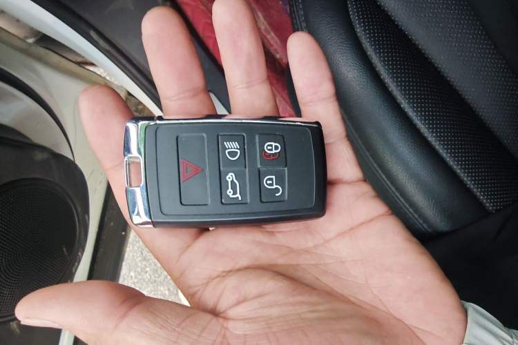 Used Land Rover Range Evoque 2021 Range Rover Evoque 200 PS R-Dynamic Standard Elite Edition Vehicle Key