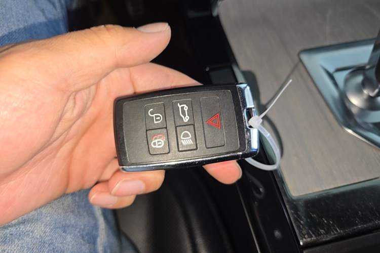 Used Land Rover Range Evoque 2021 Range Rover Velar 249 PS R-Dynamic S Performance Edition Vehicle Key