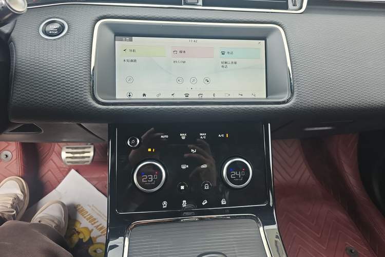 Used Land Rover Range Evoque 2021 Range Rover Velar 249 PS R-Dynamic S Performance Edition Audio And AC Panel