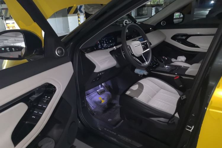Used Land Rover Range Evoque 2021 Range Rover Velar L 249PS R-Dynamic First Edition Driver Seat