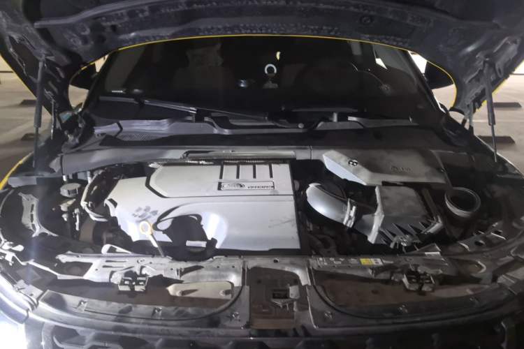 Used Land Rover Range Evoque 2021 Range Rover Velar L 249PS R-Dynamic First Edition Engine Bay