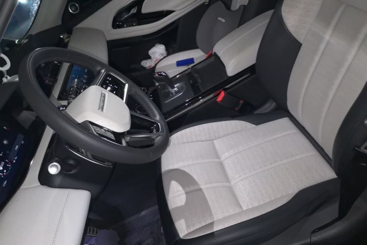 Used Land Rover Range Evoque 2021 Range Rover Velar L 249PS R-Dynamic First Edition Left Front Seat