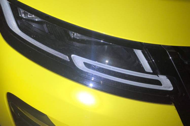 Used Land Rover Range Evoque 2021 Range Rover Velar L 249PS R-Dynamic First Edition Right Front Headlight