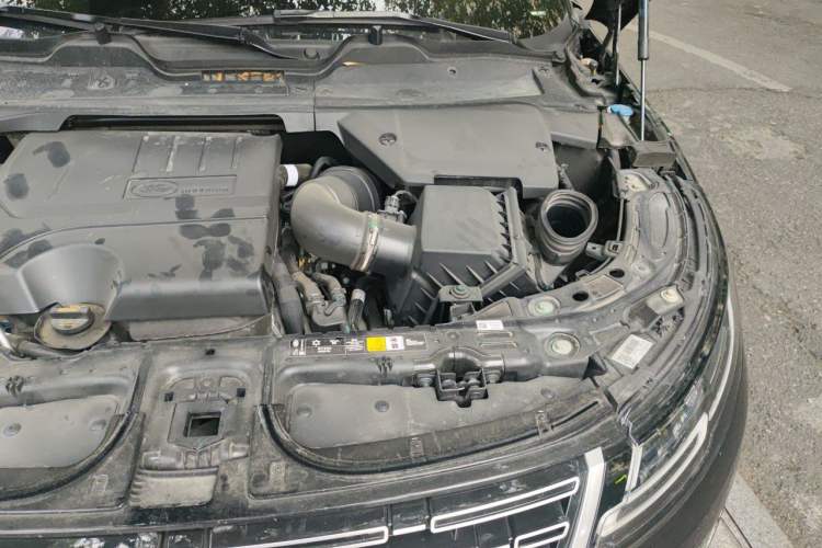 Used Land Rover Range Evoque 2022 Aurora L 249 PS R-Dynamic Luxury Edition Engine Bay Left