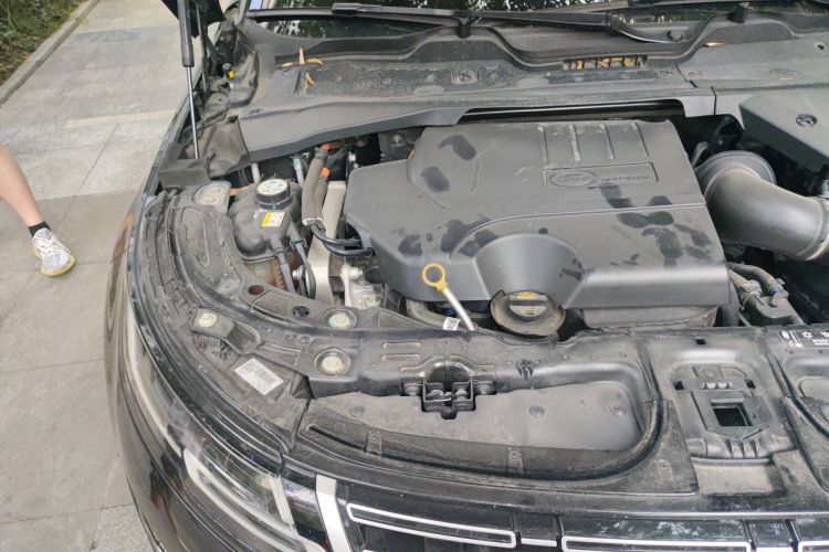 Used Land Rover Range Evoque 2022 Aurora L 249 PS R-Dynamic Luxury Edition Engine Bay Right