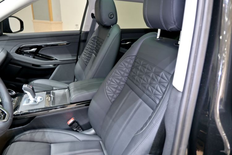 Used Land Rover Range Evoque 2022 Aurora L 249 PS R-Dynamic Collins Antique Bronze Special Edition Exterior 8