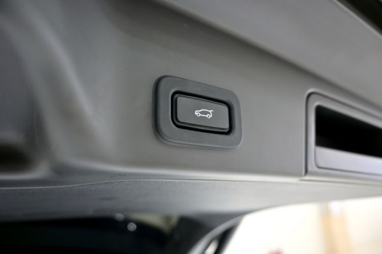 Used Land Rover Range Evoque 2022 Aurora L 249 PS R-Dynamic Collins Antique Bronze Special Edition Interior 1