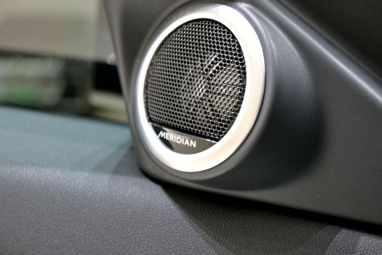 Used Land Rover Range Evoque 2022 Aurora L 249 PS R-Dynamic Collins Antique Bronze Special Edition Interior 6