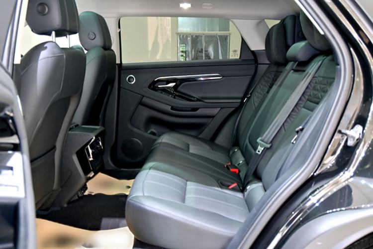 Used Land Rover Range Evoque 2022 Aurora L 249 PS R-Dynamic Collins Antique Bronze Special Edition Interior 9