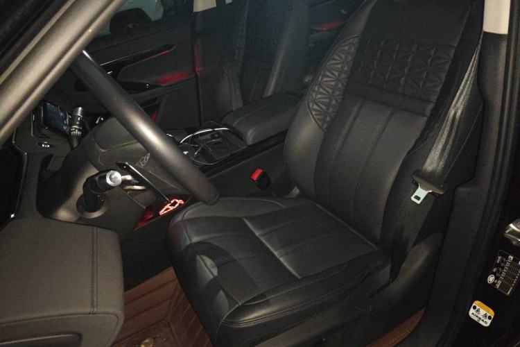 Used Land Rover Range Evoque 2022 Aurora L 249 PS R-Dynamic Collins Antique Bronze Special Edition Left Front Seat